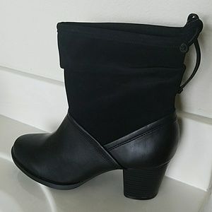 Rialto Caitly Black Suede Boots